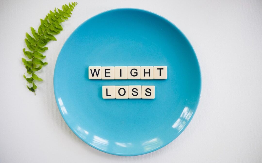 Blue and white round plate photo (weight loss)